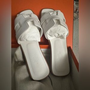 Hermes Oran sandals in white size 38